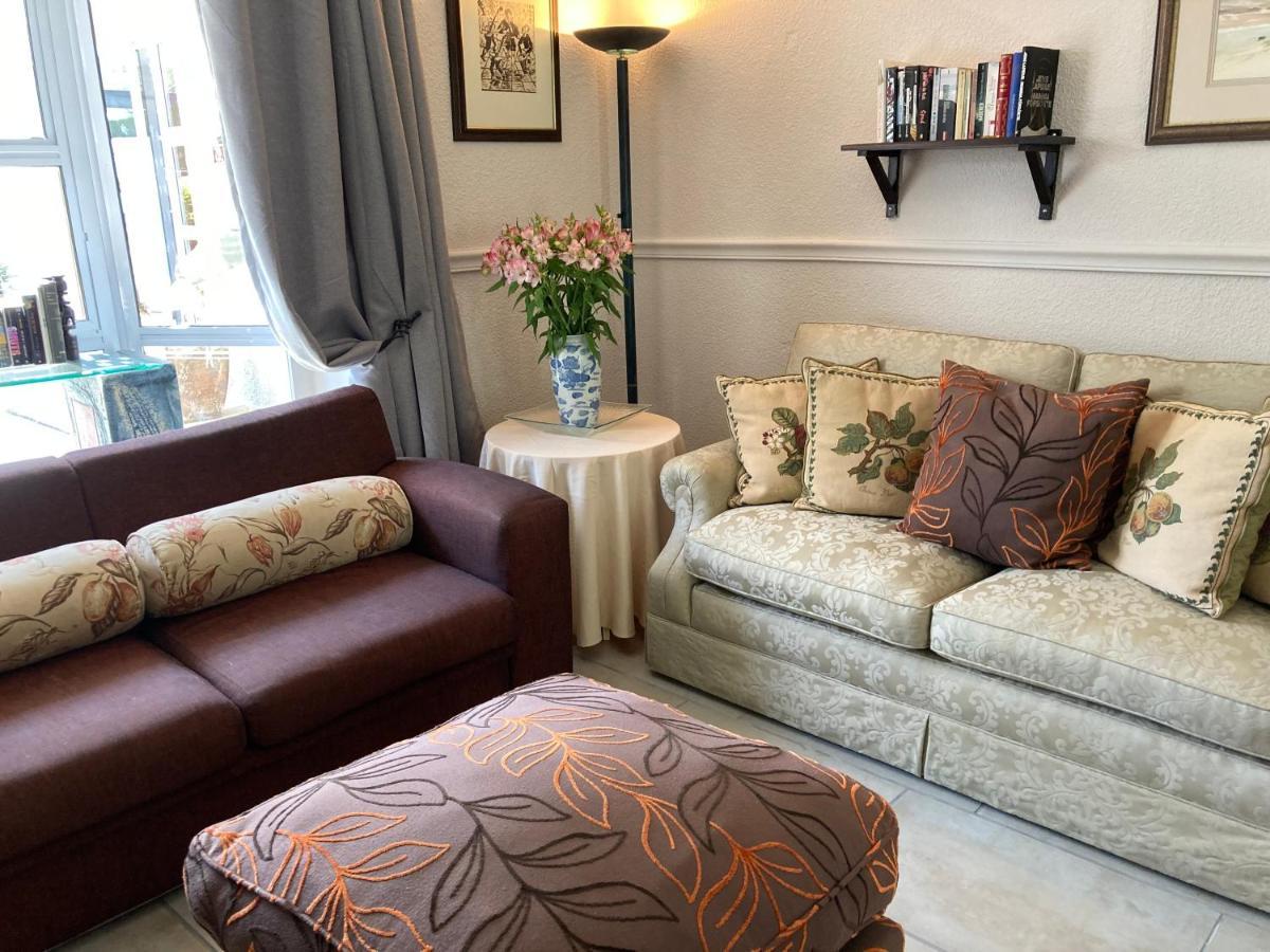 Brown Jug Guest House Херманус Екстериор снимка