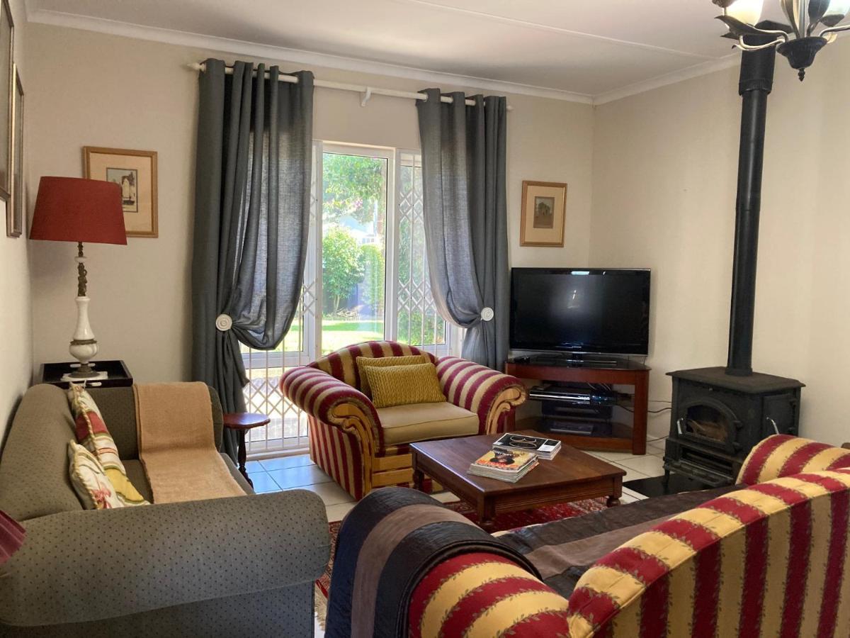 Brown Jug Guest House Херманус Екстериор снимка