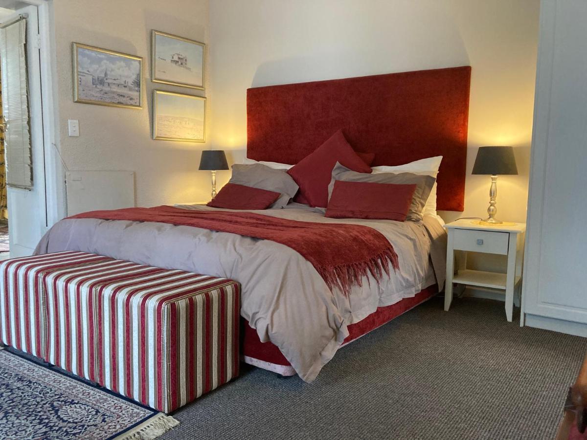 Brown Jug Guest House Херманус Екстериор снимка