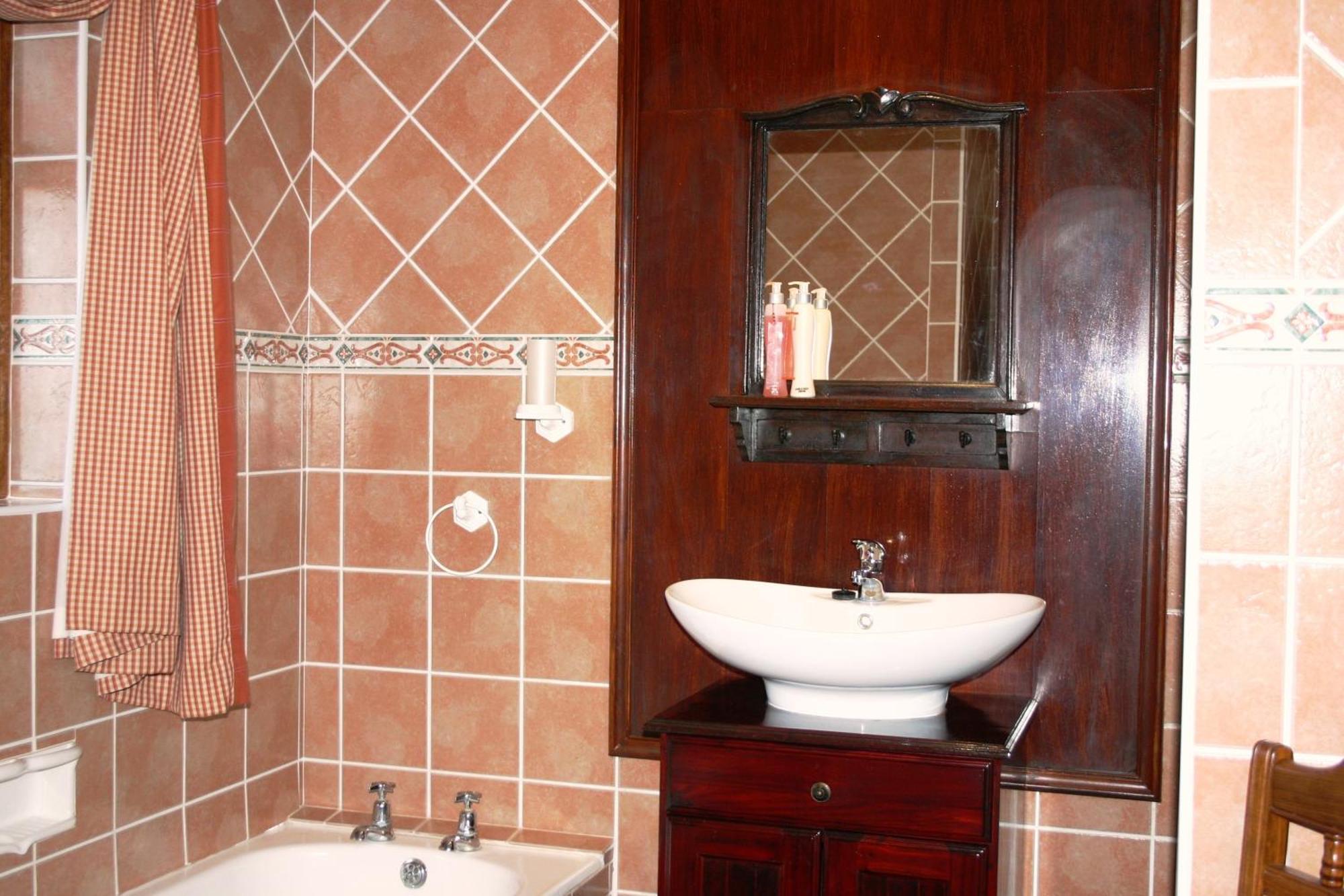 Brown Jug Guest House Херманус Екстериор снимка