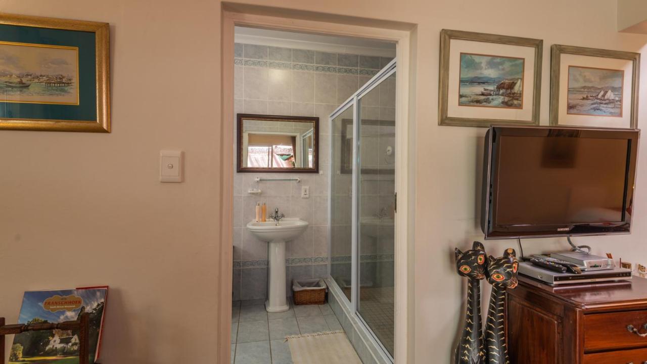 Brown Jug Guest House Херманус Екстериор снимка