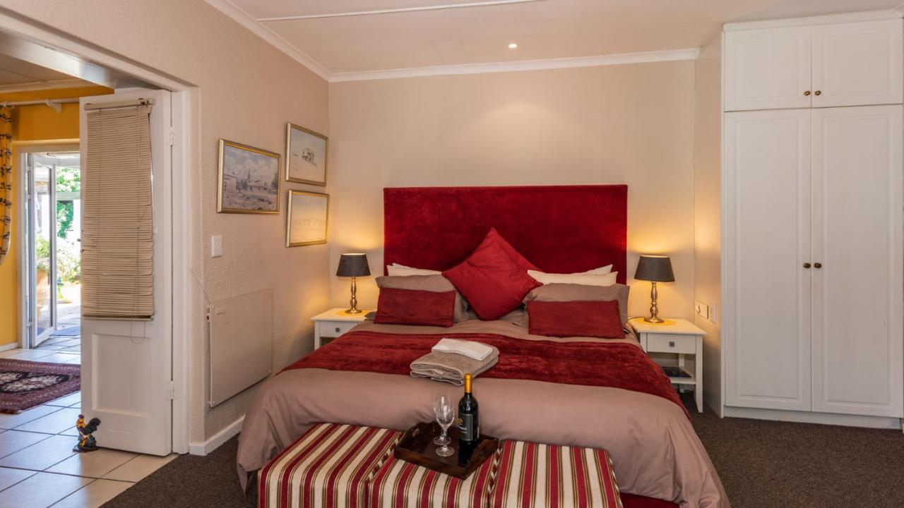 Brown Jug Guest House Херманус Екстериор снимка