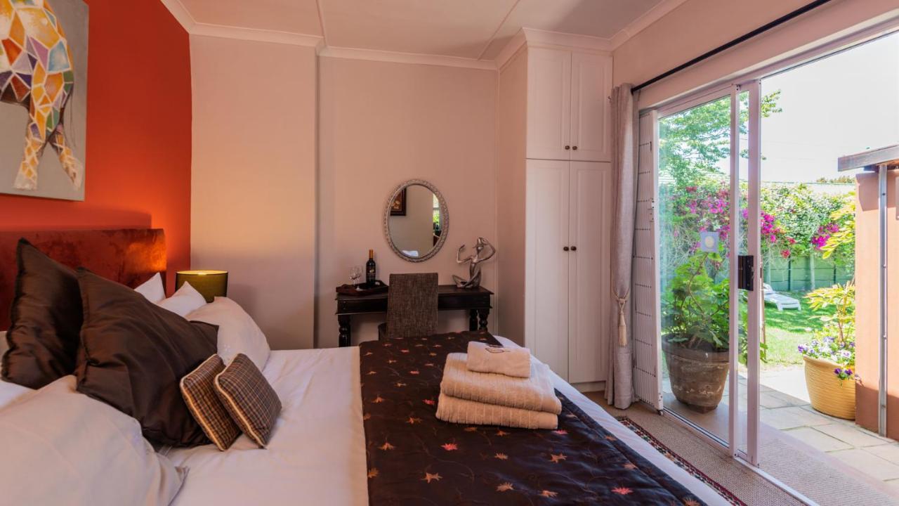 Brown Jug Guest House Херманус Екстериор снимка