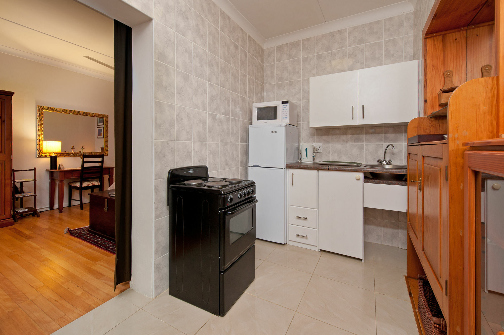 Brown Jug Guest House Херманус Екстериор снимка