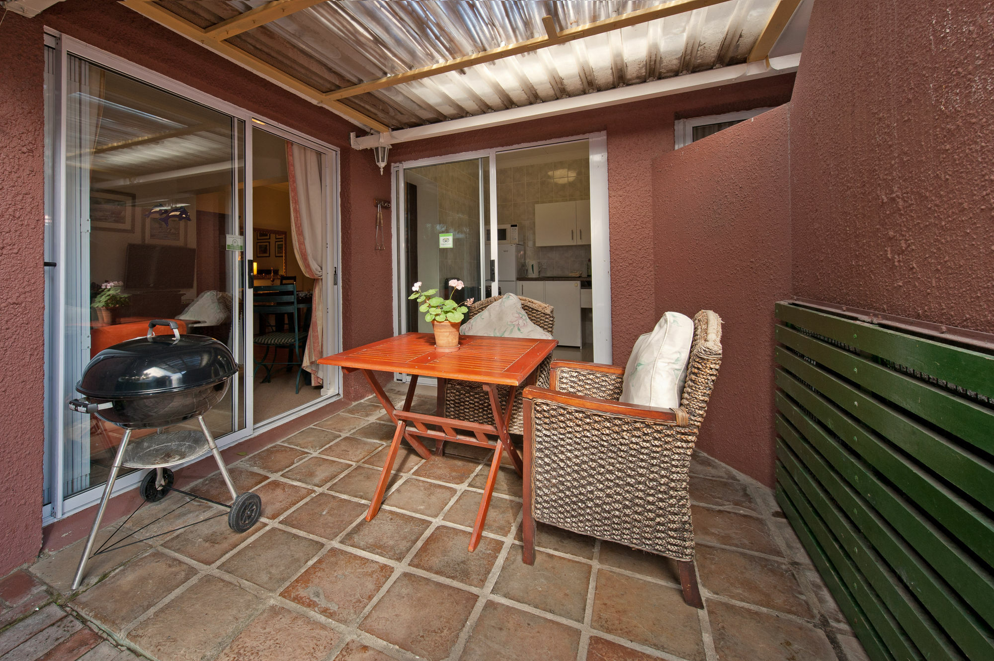Brown Jug Guest House Херманус Екстериор снимка