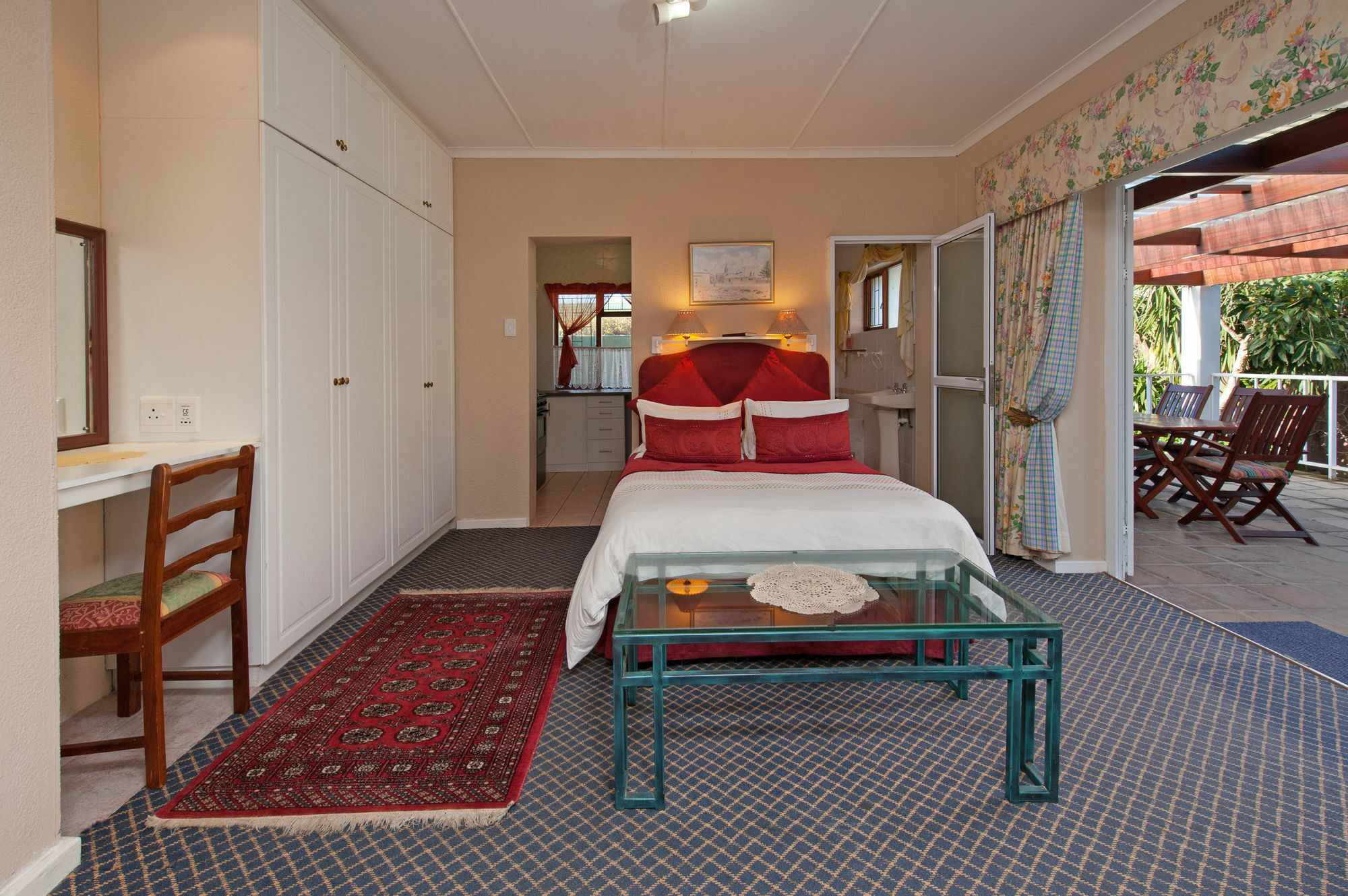 Brown Jug Guest House Херманус Екстериор снимка